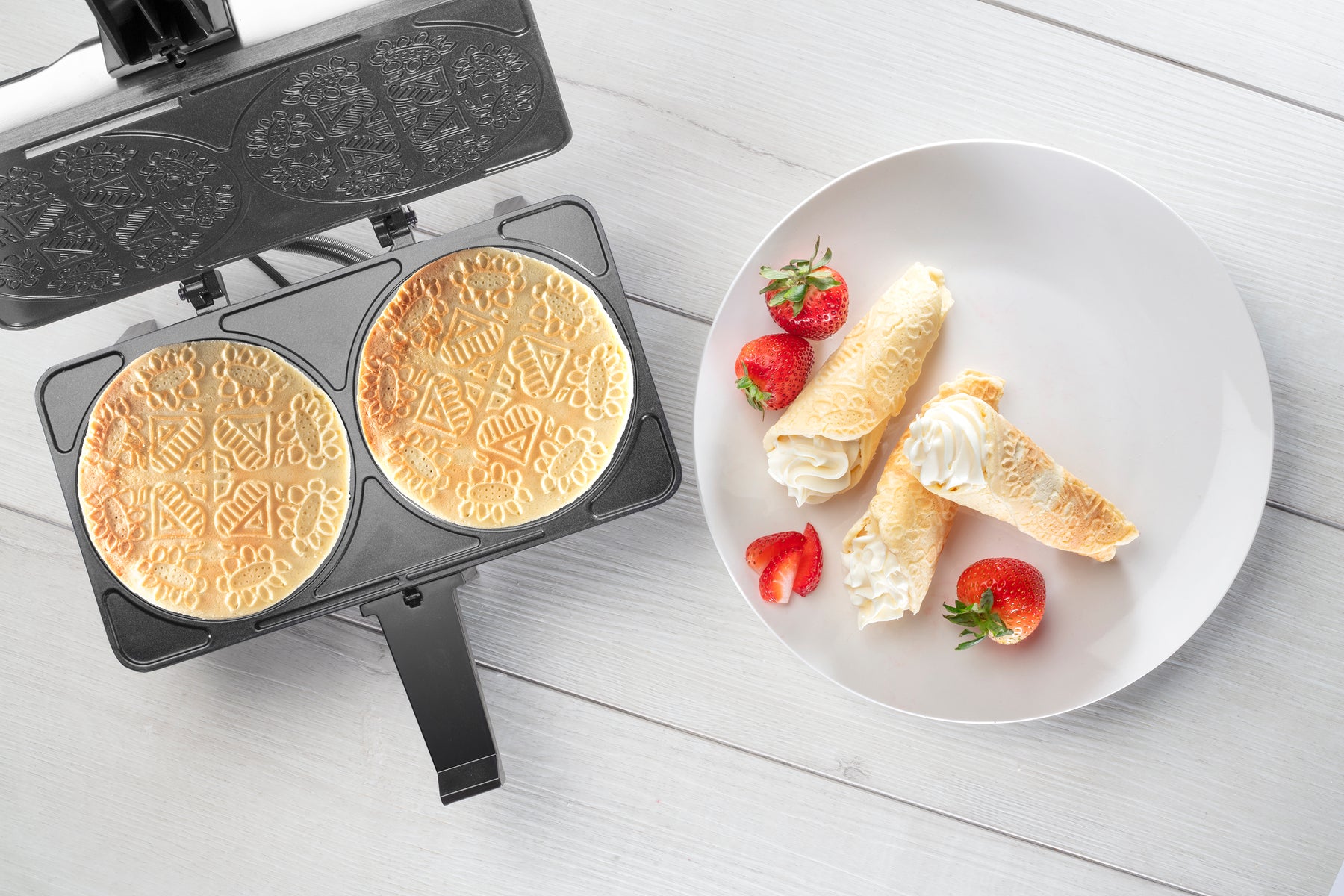  CucinaPro Piccolo Pizzelle Baker - Electric Press